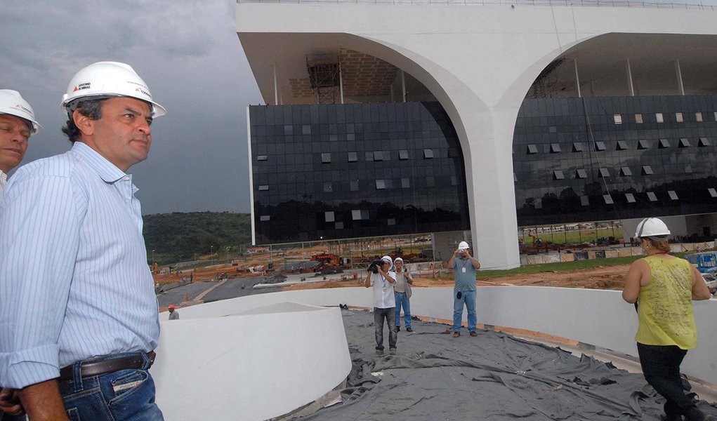 Aécio comemora uma década de "choque de gestão" Aécio comemora uma década de "choque de gestão"