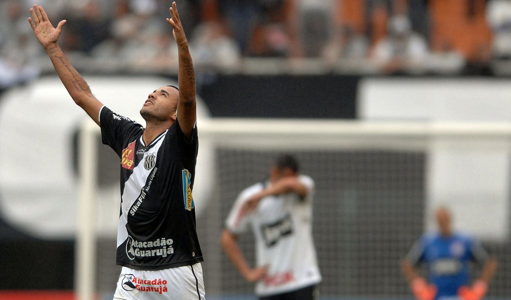Ponte devolve 77 e desclassifica Corinthians (Foto: ABCDigipress/Folhapress) Ponte devolve 77 e desclassifica Corinthians