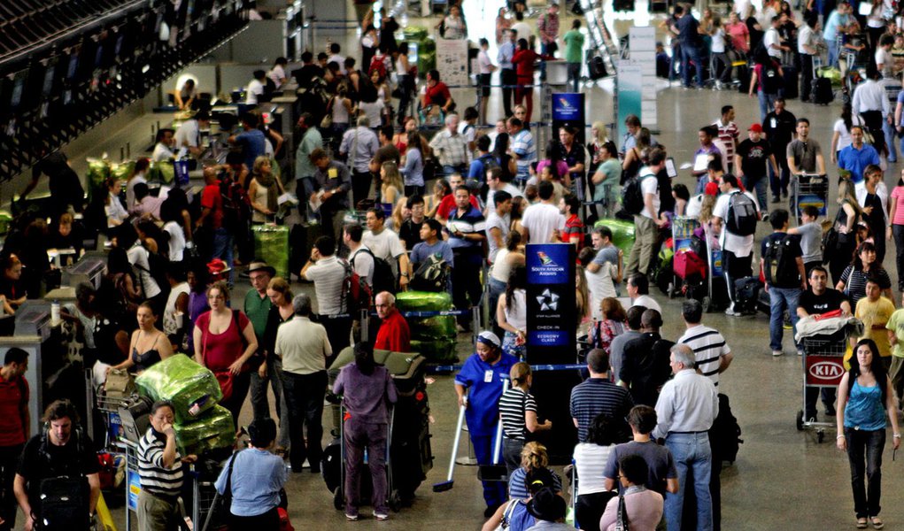 Governo prevê operação para evitar caos aéreo no carnaval (Foto: ERNESTO RODRIGUES/AGÊNCIA ESTADO) Governo prevê operação para evitar caos aéreo no carnaval