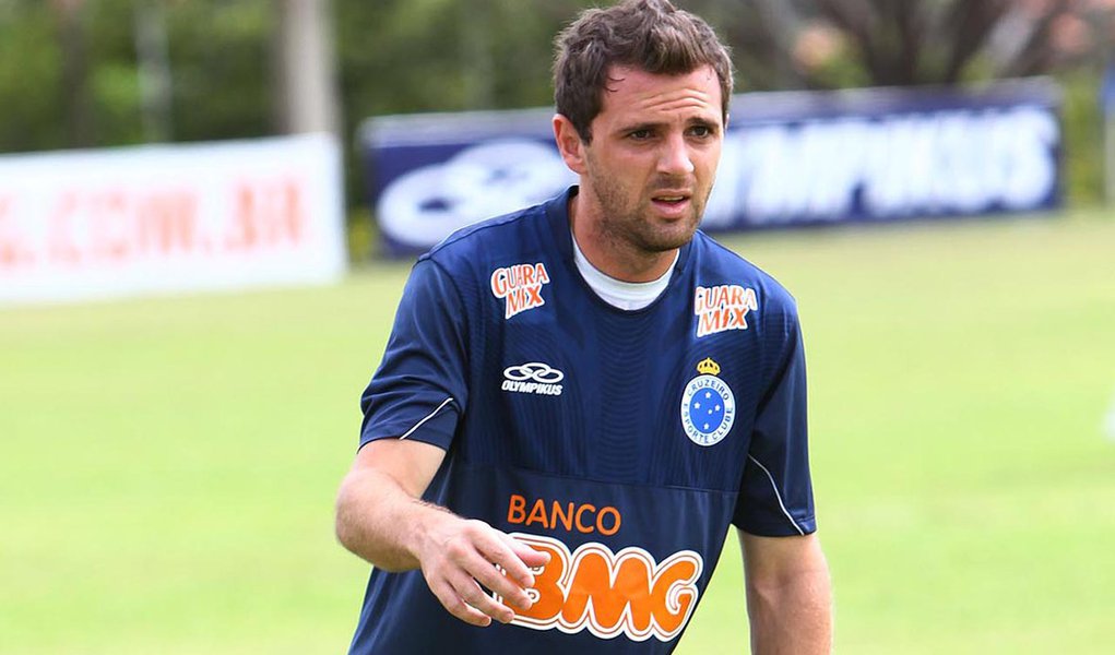Santos anuncia a contratação de Montillo Santos anuncia a contratação de Montillo