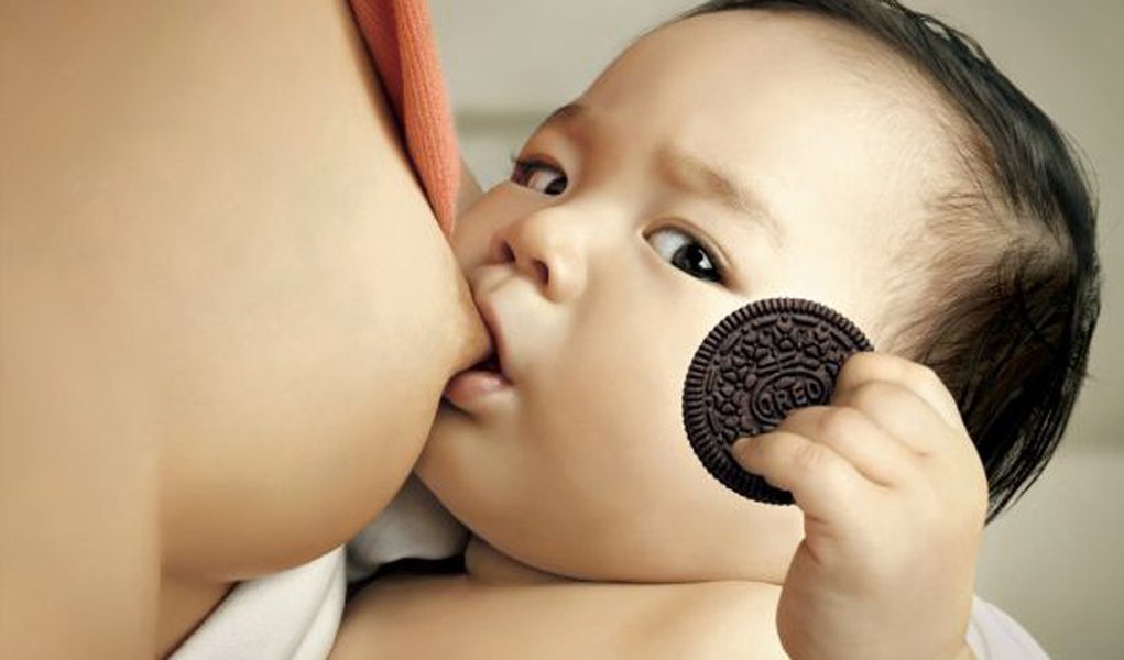 Propaganda de biscoito na Coreia do Sul gera controvérsia (Foto: Reprodução) Propaganda de biscoito na Coreia do Sul gera controvérsia