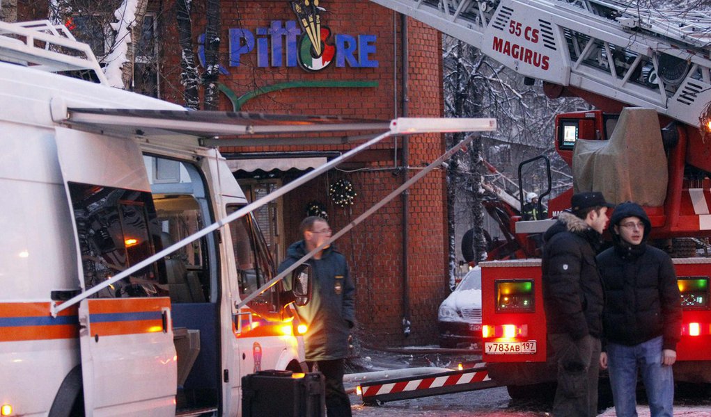 Explosão em restaurante mata 2 e fere 26 em Moscou (Foto: REUTERS/Tatyana Makeyeva) Explosão em restaurante mata 2 e fere 26 em Moscou