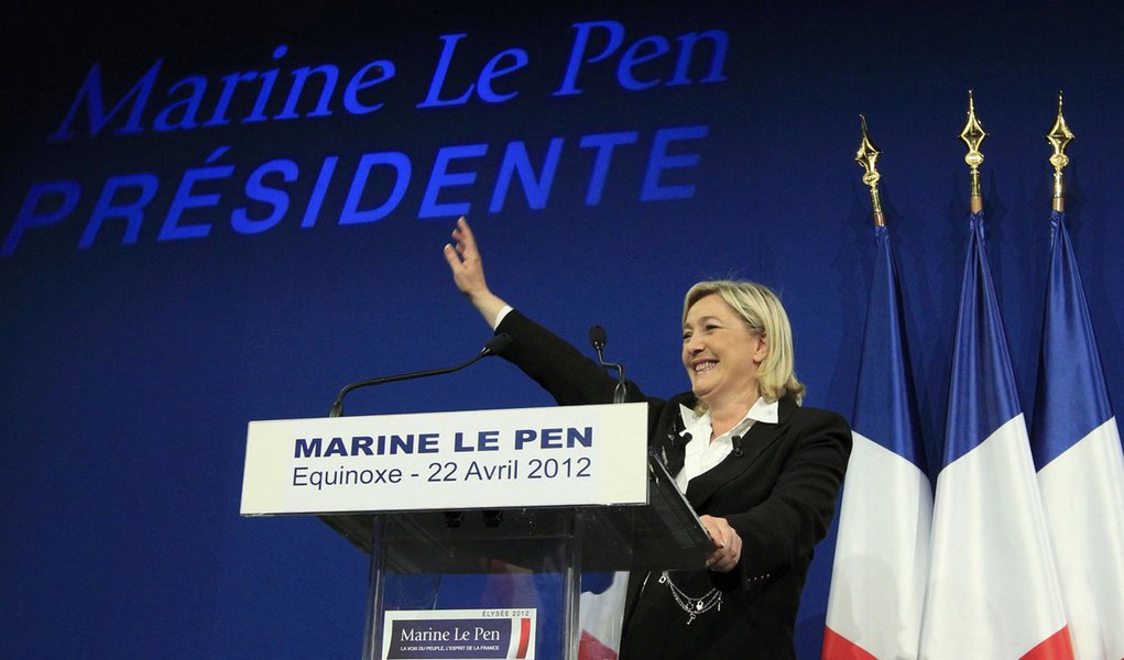 A radical de direita Marine Le Pen surpreende a França (Foto: Pascal Rossignol/Reuters) A radical de direita Marine Le Pen surpreende a França