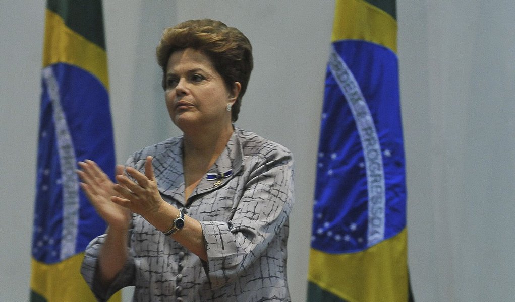 Dilma promete "posição de respeito" diante da CPI (Foto: Antônio Cruz/Agência Brasil) Dilma promete "posição de respeito" diante da CPI
