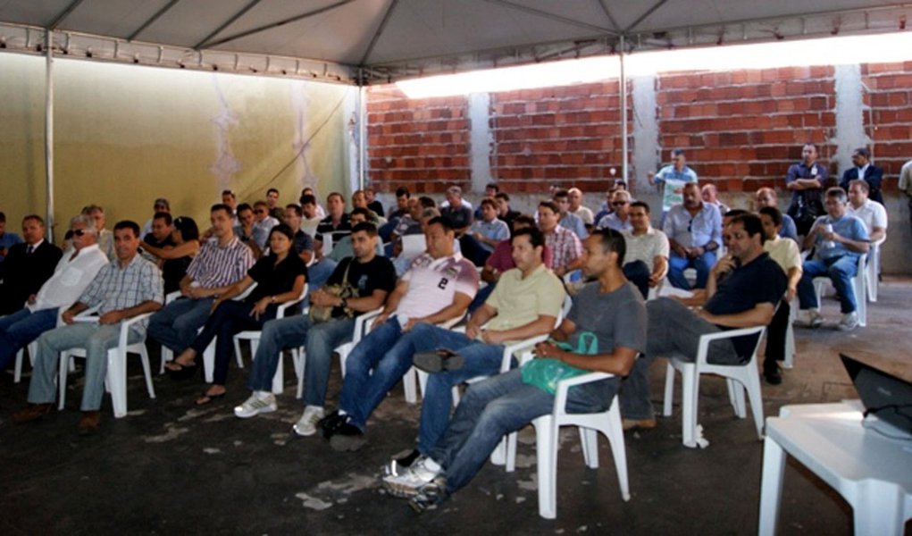 Policiais federais cruzam os braços em Goiás (Foto: Sinpefego/Divulgação) Policiais federais cruzam os braços em Goiás