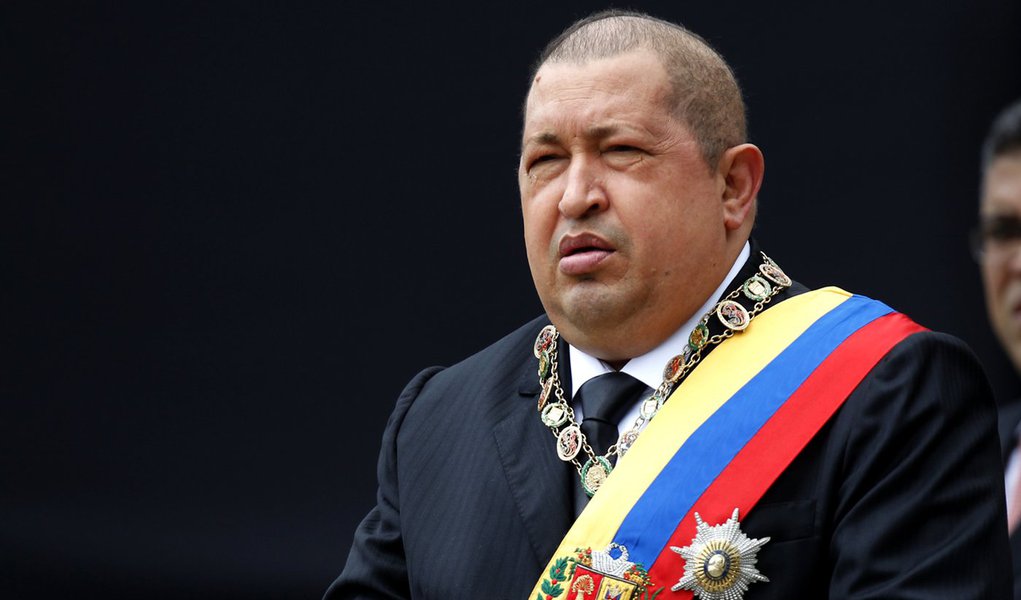 Chávez se recusa a aceitar decisões do Banco Mundial (Foto: Jorge Silva/REUTERS ) Chávez se recusa a aceitar decisões do Banco Mundial