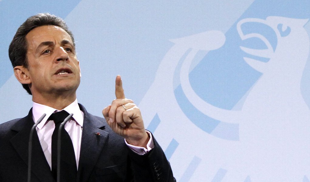 Sarkozy tem pressa em lançar novas regras de aperto fiscal (Foto: Fabrizio Bensch/REUTERS) Sarkozy tem pressa em lançar novas regras de aperto fiscal
