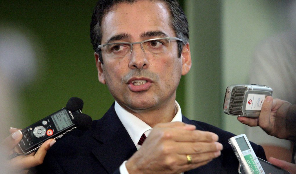 Lixo, Go home ! (Foto: ANDRE DUSEK/AGÊNCIA ESTADO) Lixo, Go home !