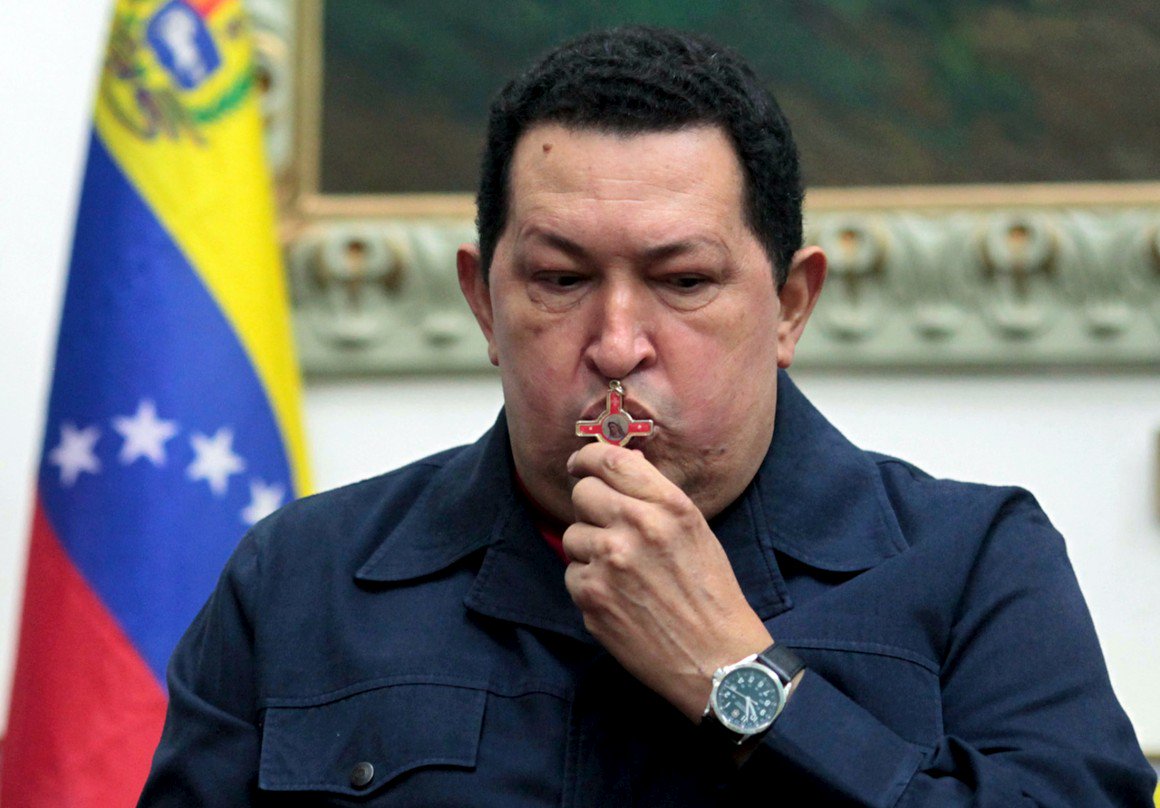 Hugo Chávez pode estar entre a vida e a morte Hugo Chávez pode estar entre a vida e a morte