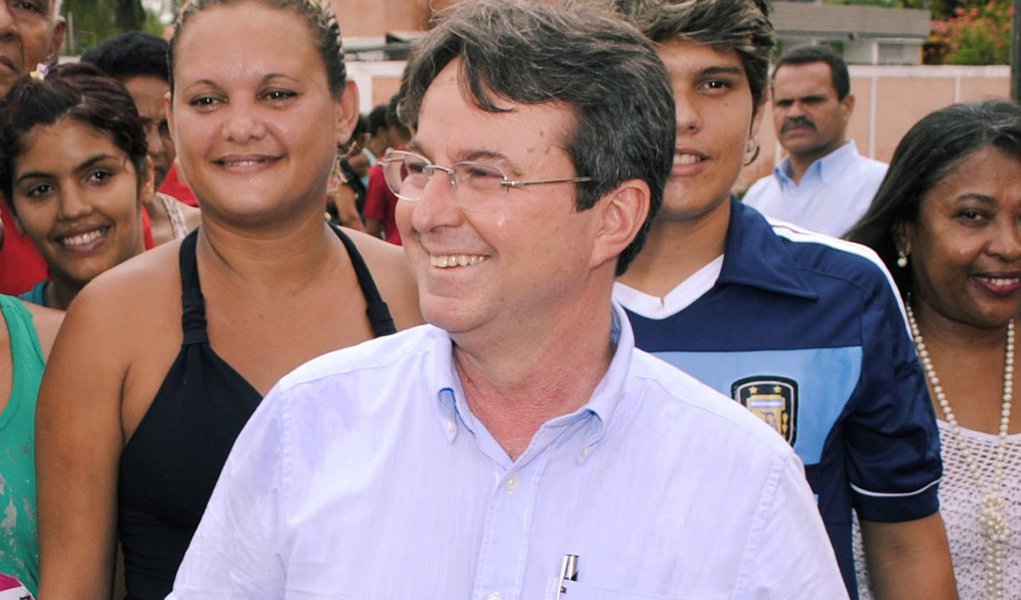 João da Costa oficializa candidatura às 17h (Foto: Paulo Lopes/Prefeit. do Recife) João da Costa oficializa candidatura às 17h
