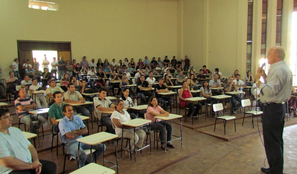 Governo quer reajustar em até 40% salário de professores (Foto: Divulgação) Governo quer reajustar em até 40% salário de professores