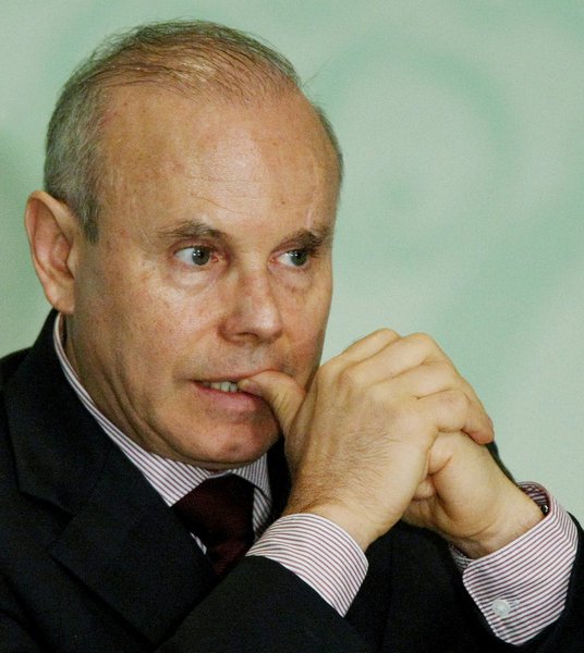 Gaspari a Dilma: proíba promessas de Guido Gaspari a Dilma: proíba promessas de Guido