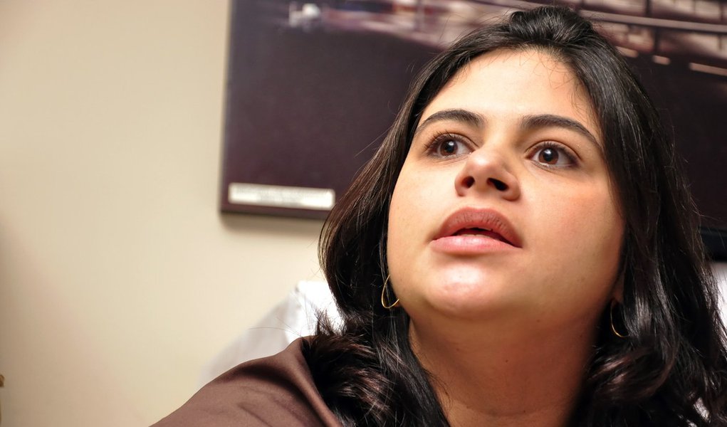 Priscila acusa PCR de dispensar licitações que somam R$ 19,8 milhões (Foto: Andréa Rêgo Barros/247) Priscila acusa PCR de dispensar licitações que somam R$ 19,8 milhões