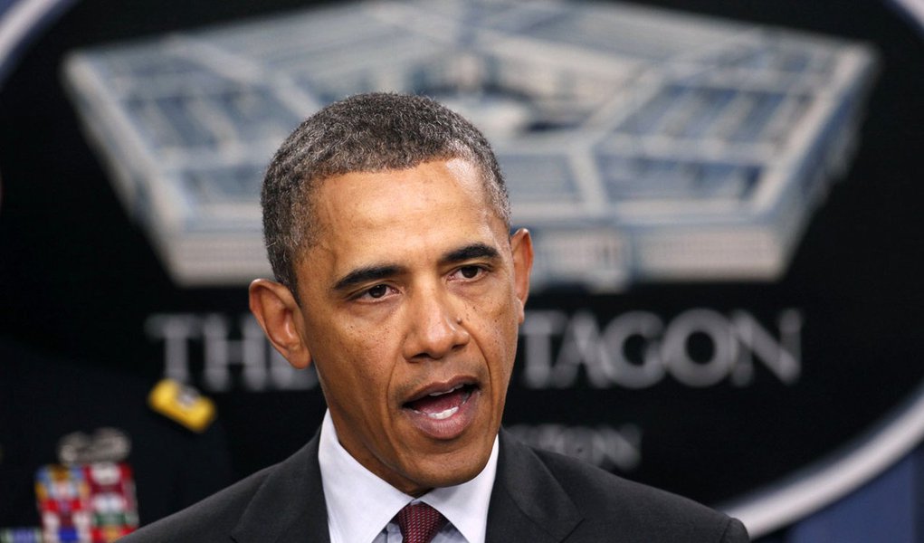 Barack Obama anuncia corte de gastos na defesa (Foto: KEVIN LAMARQUE/REUTERS) Barack Obama anuncia corte de gastos na defesa