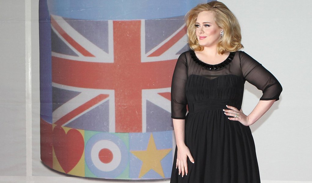 Adele bate recorde dos Beatles nas paradas inglesas (Foto: Shutterstock) Adele bate recorde dos Beatles nas paradas inglesas