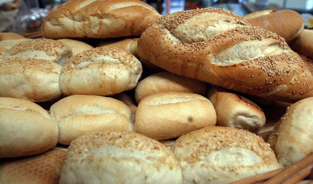Guia da Anvisa orienta panificadoras a produzir pão com menor teor de sal (Foto: José Cruz/ABr) Guia da Anvisa orienta panificadoras a produzir pão com menor teor de sal