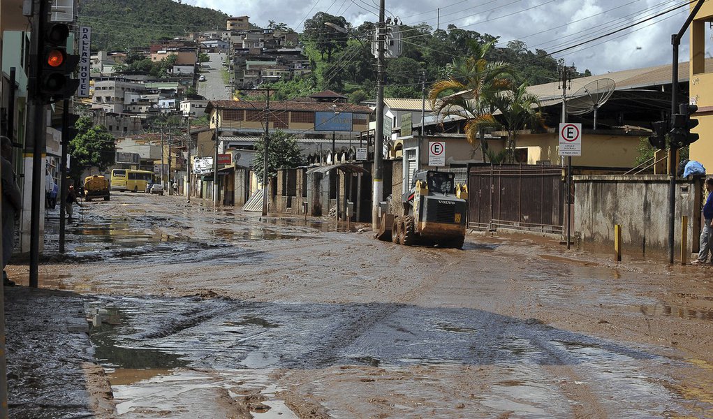 Governo libera R$ 482 milhões para combater desastres (Foto: Antônio Cruz/ABr) Governo libera R$ 482 milhões para combater desastres