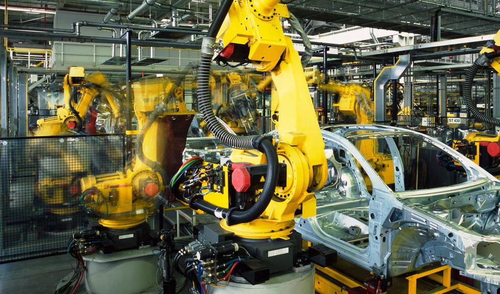 Produção industrial tem alta e Mantega vê "ponto de virada" (Foto: Shutterstock) Produção industrial tem alta e Mantega vê "ponto de virada"