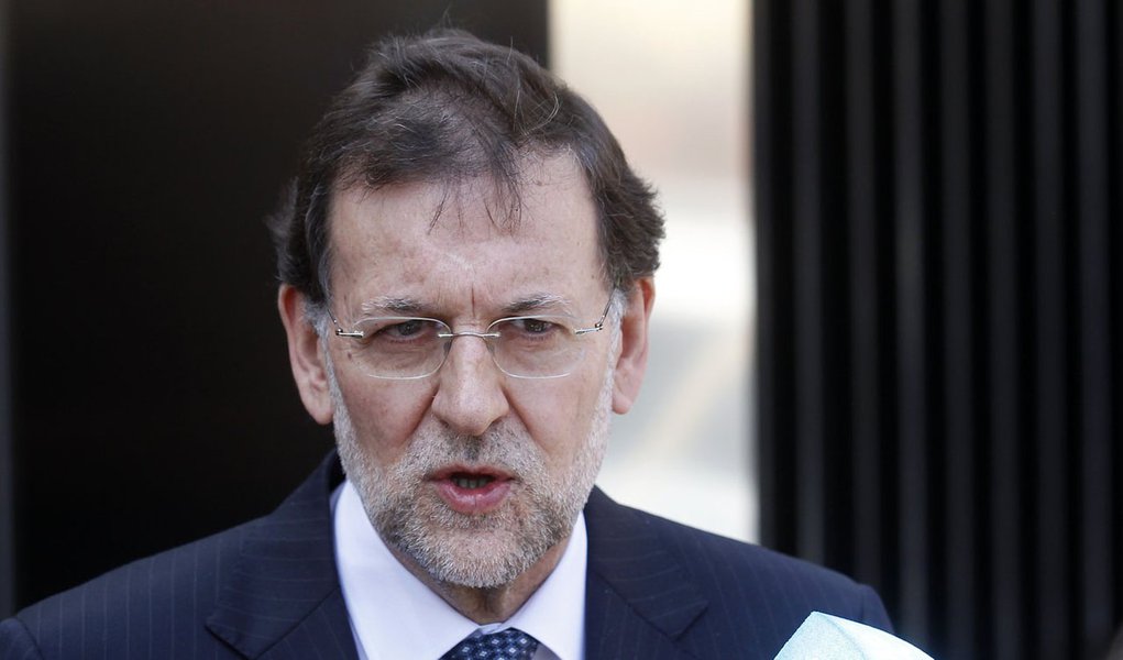 Espanha busca apoio contra decisão da Argentina de expropriar petrolífera (Foto: ANDREA COMAS/REUTERS) Espanha busca apoio contra decisão da Argentina de expropriar petrolífera
