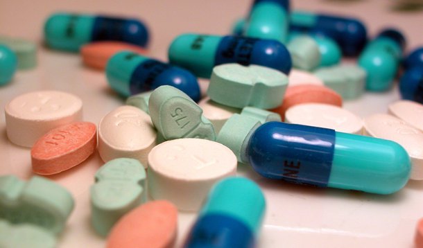 Saúde em crise: falta de verba acarreta suspensão de produção de remédios para câncer