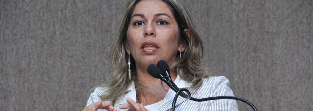 Lucimara questiona contrato de R$ 15 milhões da Secom de Aracaju Lucimara questiona contrato de R$ 15 milhões da Secom de Aracaju