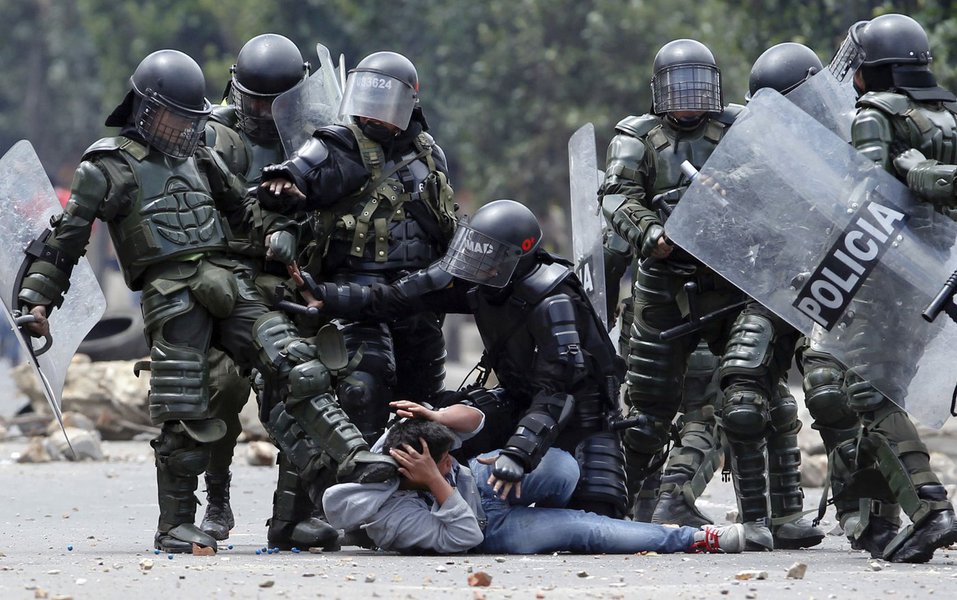 80% dos brasileiros temem tortura policial (Foto: Fernando Vergara) 80% dos brasileiros temem tortura policial