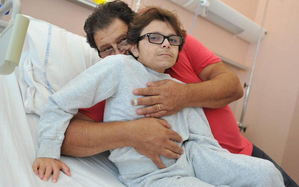 Rogers, 22 anos de idade. Prisioneiro no corpo de uma criança de 10 anos Rogers, 22 anos de idade. Prisioneiro no corpo de uma criança de 10 anos