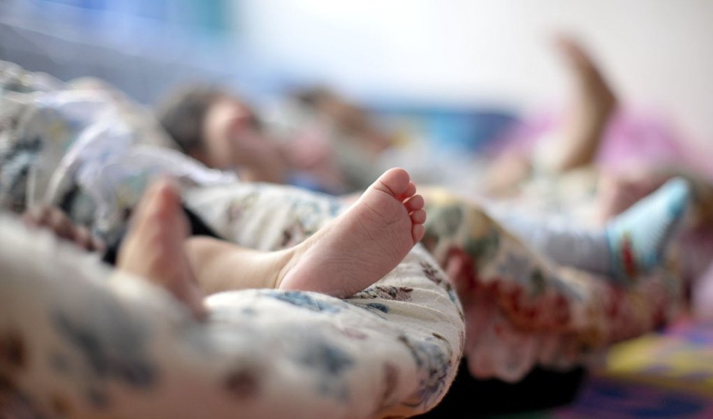 Projeto de lei quer definir prazos para adoção de crianças e adolescentes (Foto: Marcello Casal Jr/Agencia Brasil) Projeto de lei quer definir prazos para adoção de crianças e adolescentes