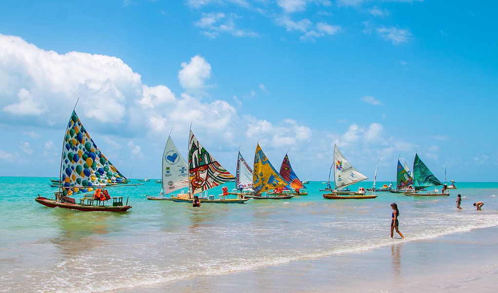 Projeto turístico leva wi-fi a jangadas em Alagoas Projeto turístico leva wi-fi a jangadas em Alagoas