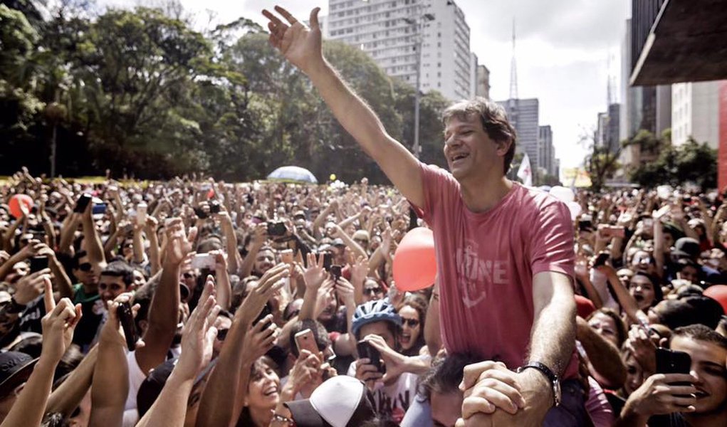 Haddad alfineta Doria: "São Paulo não está à venda" Haddad alfineta Doria: "São Paulo não está à venda"