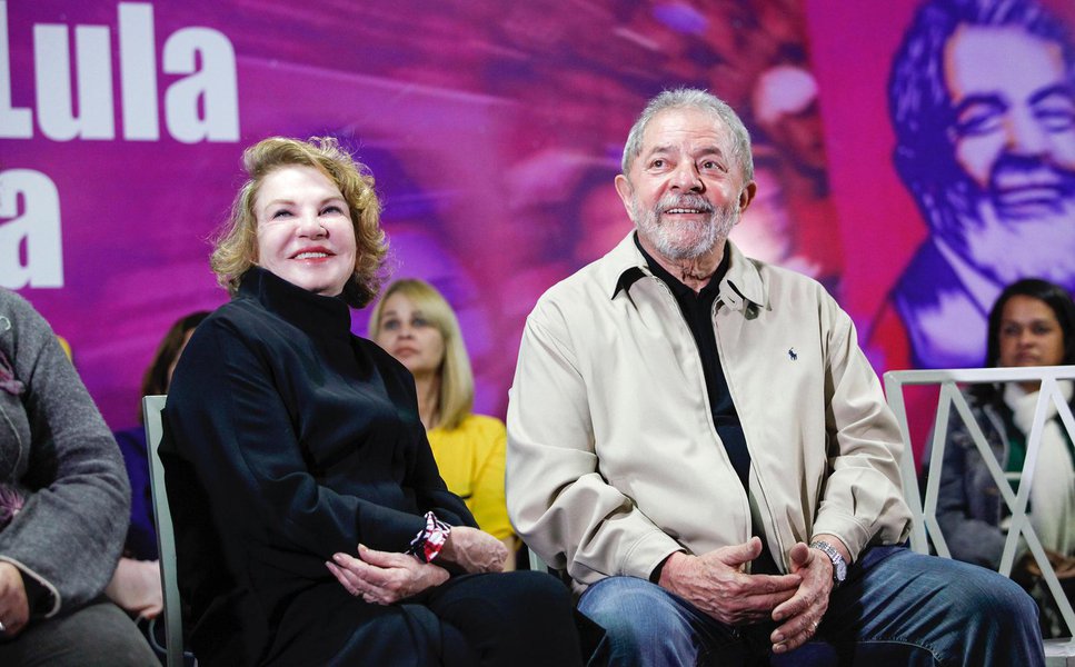 Quiseram matar Lula, acertaram dona Marisa (Foto: Heinrich Aikawa/ Instituto Lula) Quiseram matar Lula, acertaram dona Marisa