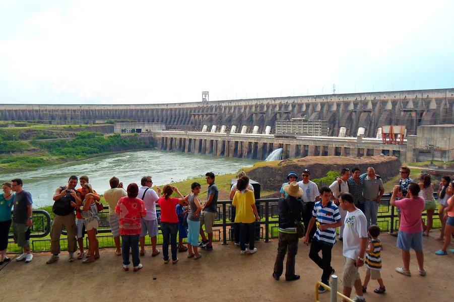 Usina de Itaipu bate recorde de visitação em 2016 Usina de Itaipu bate recorde de visitação em 2016