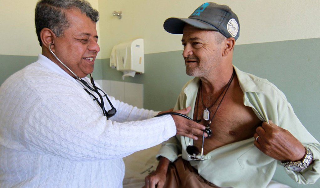 Governo tira benefício a brasileiros do Mais Médicos (Foto: Alex de Jesus/O Tempo) Governo tira benefício a brasileiros do Mais Médicos