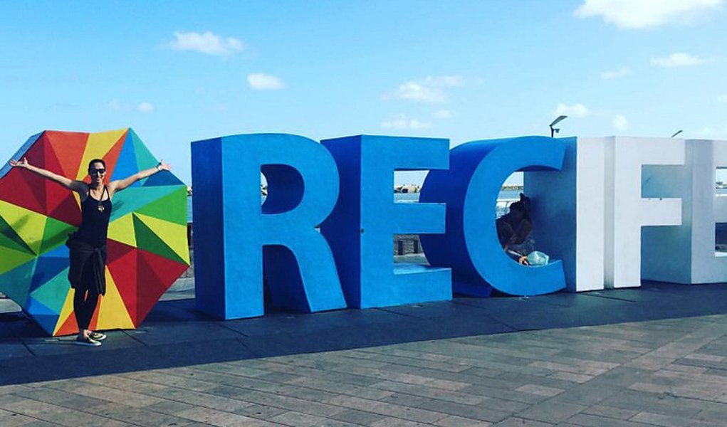 A paixão de Jaqueline do vôlei pela cidade do frevo A paixão de Jaqueline do vôlei pela cidade do frevo