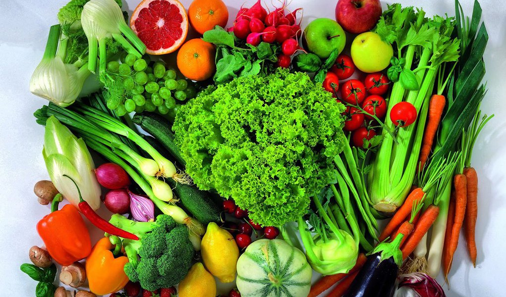 Coma mais frutas, legumes e verduras Coma mais frutas, legumes e verduras