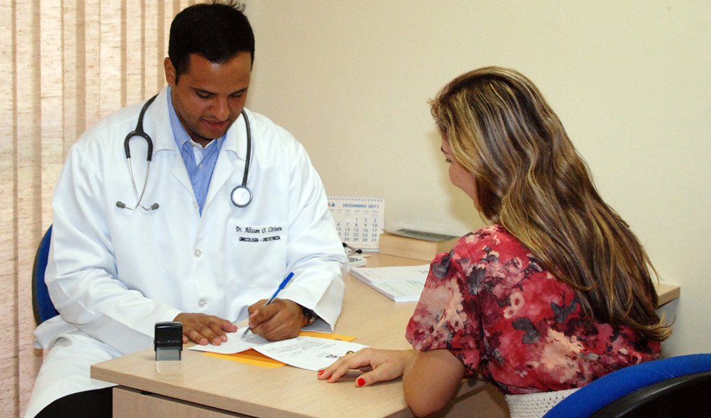 Brasil amplia nº de médicos, mas distribuição é falha Brasil amplia nº de médicos, mas distribuição é falha