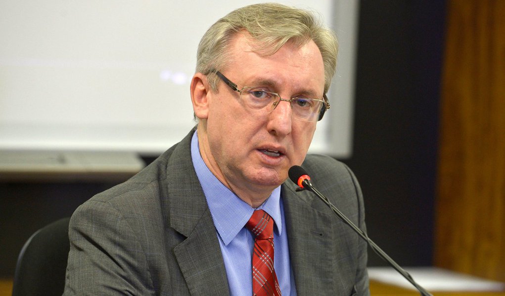 Governo libera R$ 2 mi para pesquisas com fosfoetanolamina (Foto: Valter Campanato/Agência Brasil) Governo libera R$ 2 mi para pesquisas com fosfoetanolamina
