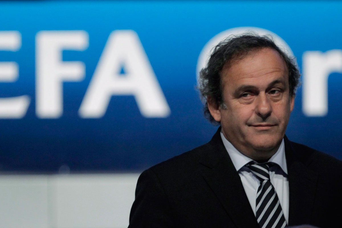 Fifa quer suspensão vitalícia de Platini, dizem advogados Fifa quer suspensão vitalícia de Platini, dizem advogados