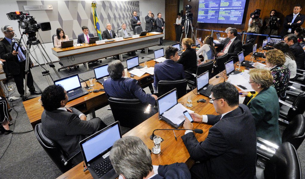 Banalidade do mal no Senado (Foto: Edilson Rodrigues) Banalidade do mal no Senado