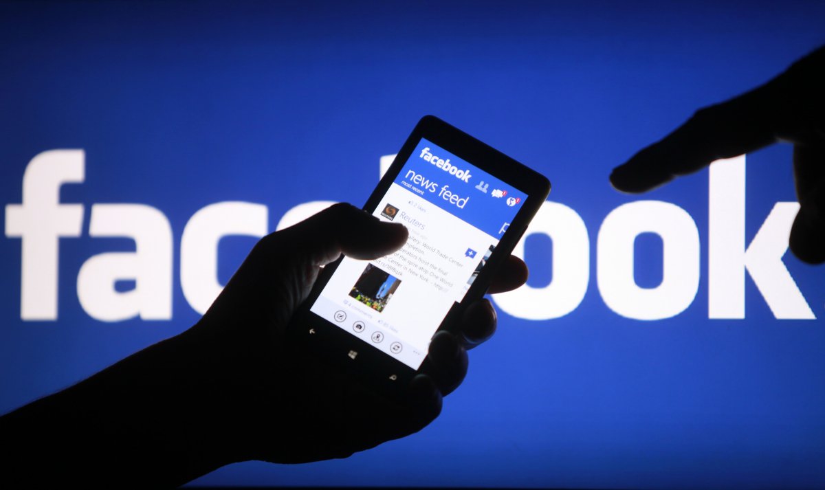 Filipinas pede ao Facebook para remover contas de militantes islâmicos Filipinas pede ao Facebook para remover contas de militantes islâmicos