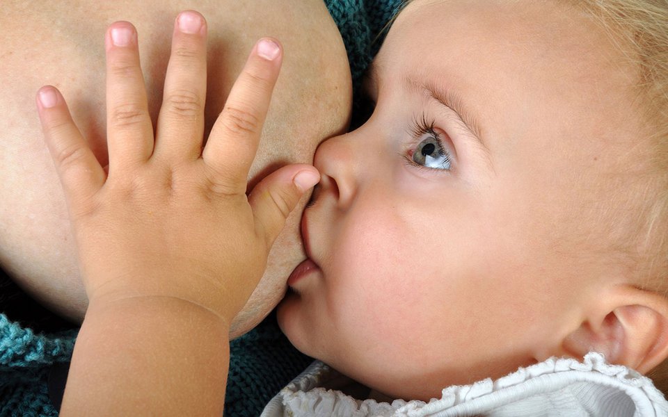 Aleitamento materno. Bom para a saúde do bebê e da mãe Aleitamento materno. Bom para a saúde do bebê e da mãe