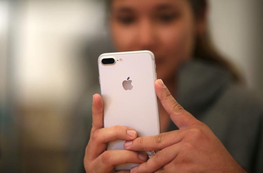 Apple vai ajustar iPhones, Macs devido a risco decorrente de falha no chip Apple vai ajustar iPhones, Macs devido a risco decorrente de falha no chip
