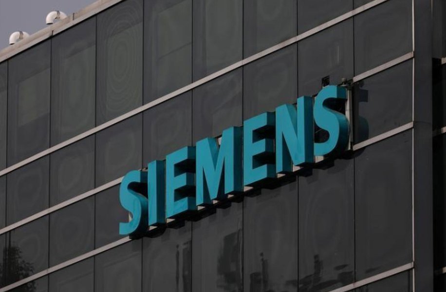 Siemens assina com Alibaba para lançar produtos digitais na China Siemens assina com Alibaba para lançar produtos digitais na China