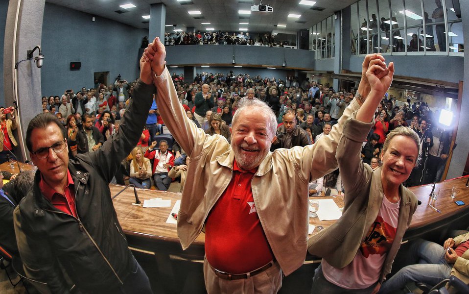 Condenar o Lula é apagar fogo com gasolina, diz Marinho (Foto: Filipe_Araujo) Condenar o Lula é apagar fogo com gasolina, diz Marinho