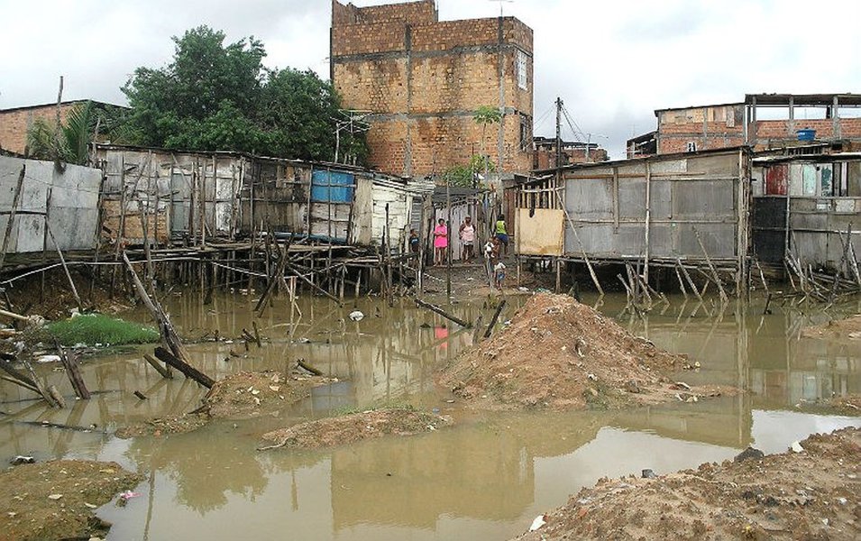 Aumento da riqueza de bilionários em 2017 acabaria com a extrema pobreza por sete vezes Aumento da riqueza de bilionários em 2017 acabaria com a extrema pobreza por sete vezes