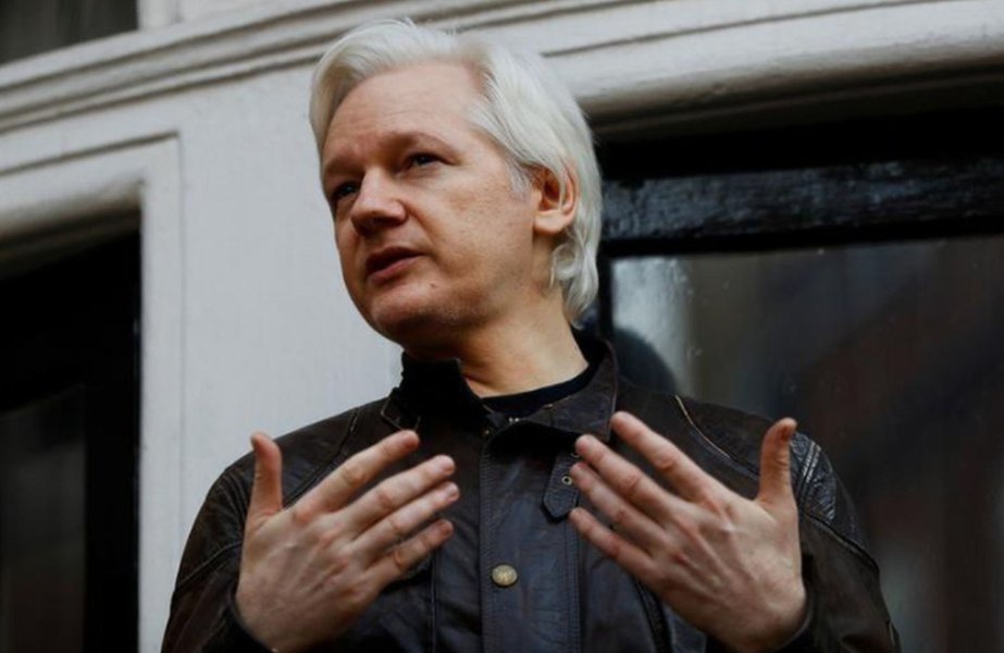 Equipe de Assange espera que Reino Unido possa declará-lo persona non grata Equipe de Assange espera que Reino Unido possa declará-lo persona non grata