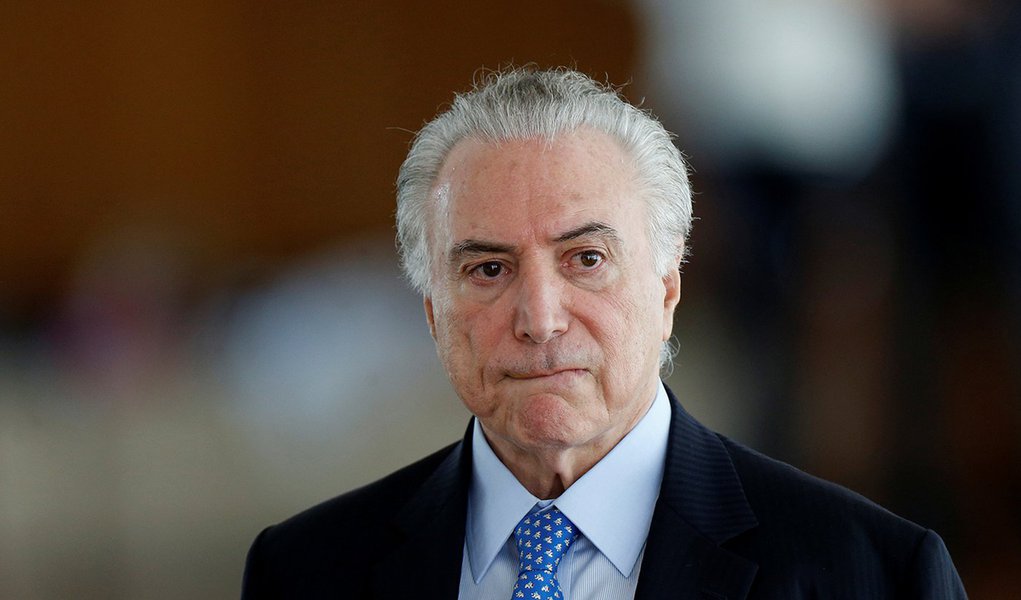 Devido à avalanche de críticas ao governo, Temer parou de ler jornais e revistas (Foto: REUTERS/Adriano Machado) Devido à avalanche de críticas ao governo, Temer parou de ler jornais e revistas