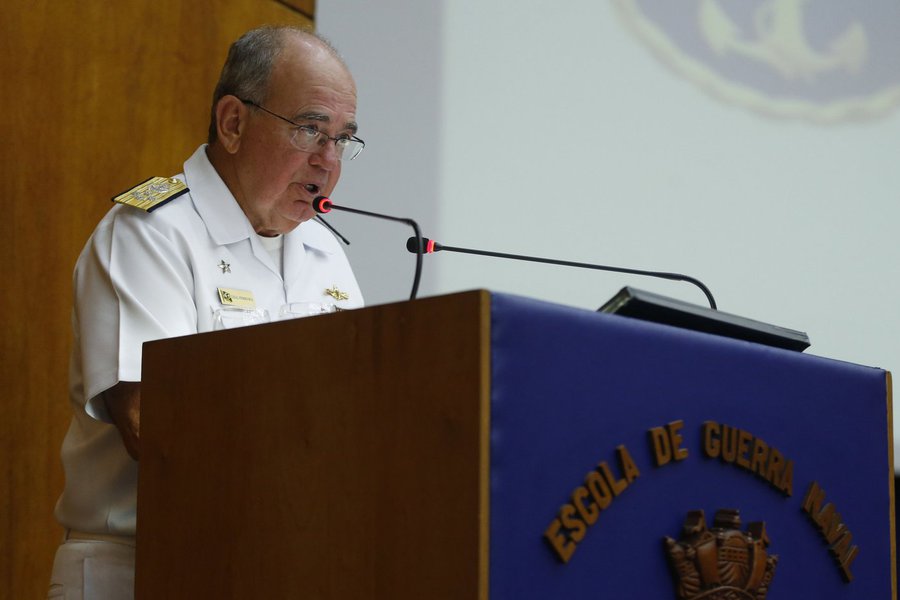 Marinha defende volta de auxílio-moradia a militares Marinha defende volta de auxílio-moradia a militares