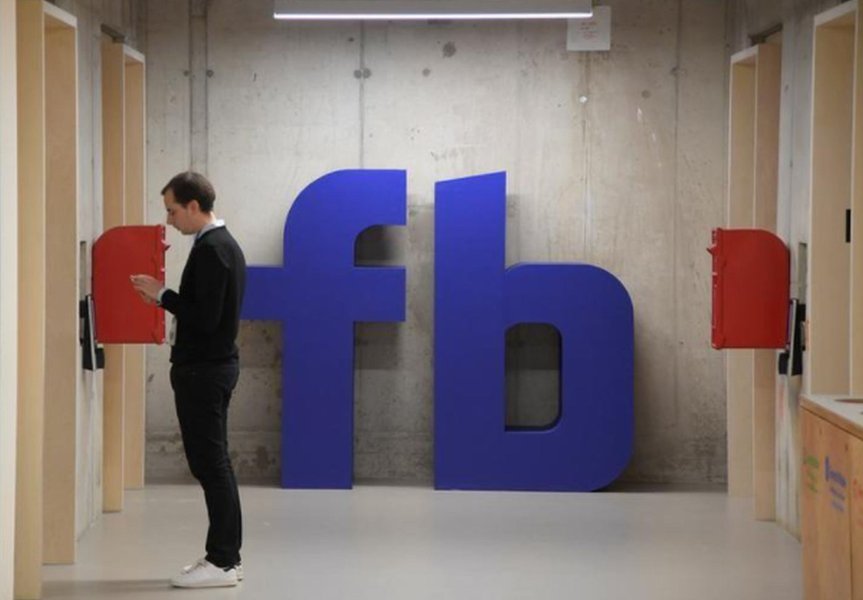 Facebook amplia busca suposto envolvimento russo no Brexit Facebook amplia busca suposto envolvimento russo no Brexit