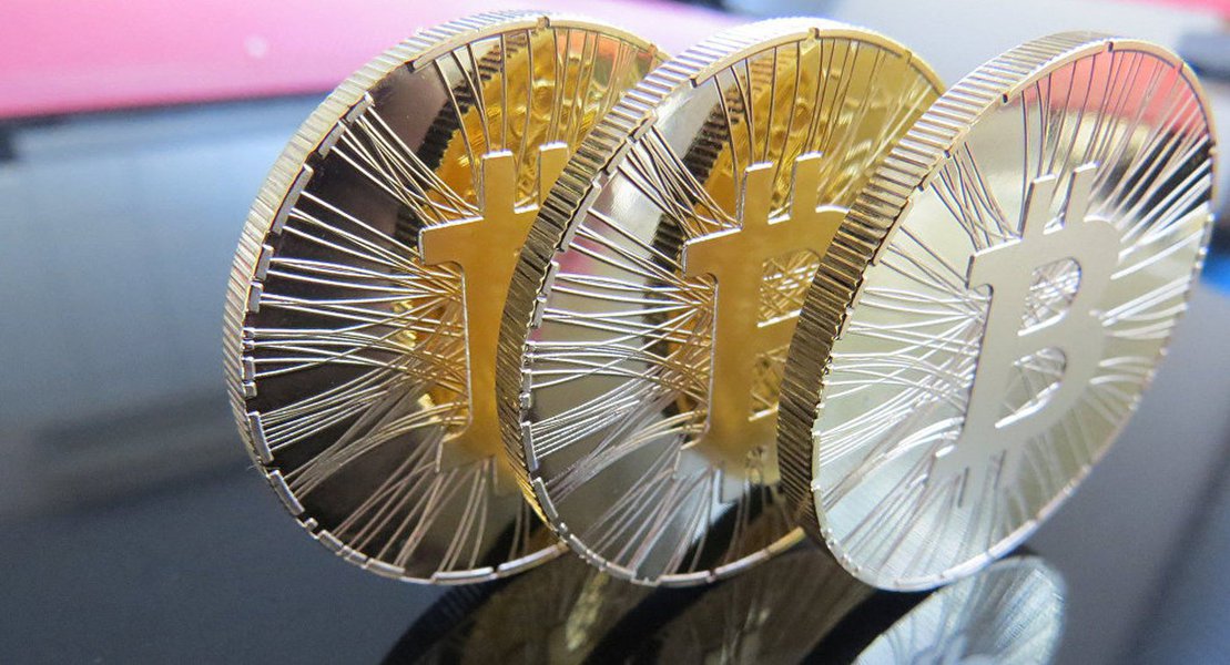 Bancos no Reino Unido e EUA proíbem compra de criptomoedas com cartões de crédito Bancos no Reino Unido e EUA proíbem compra de criptomoedas com cartões de crédito